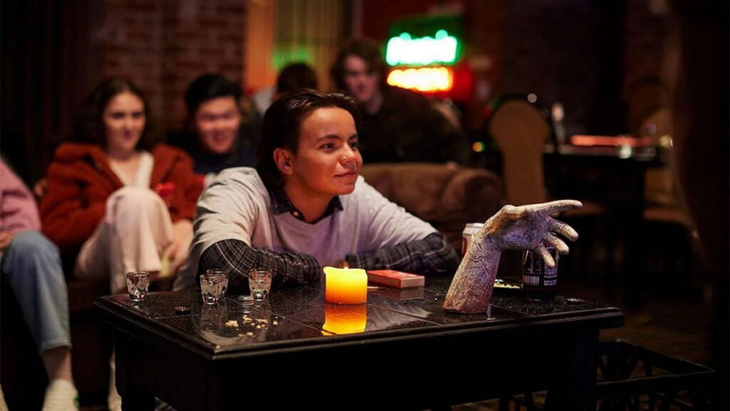 نقد فیلم Talk to Me 9 نقد فیلم Talk to Me