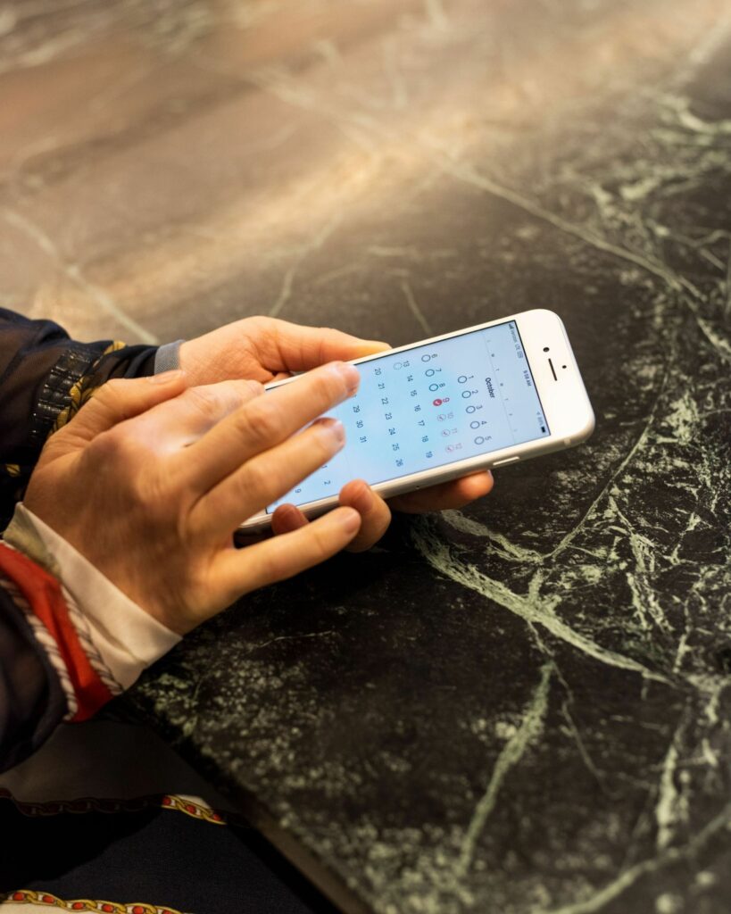 آیا ردگیری پریود می تواند به برنامه ورزشی بهتر منجر شود؟ 4 اپلیکیشن ثبت پریود flo