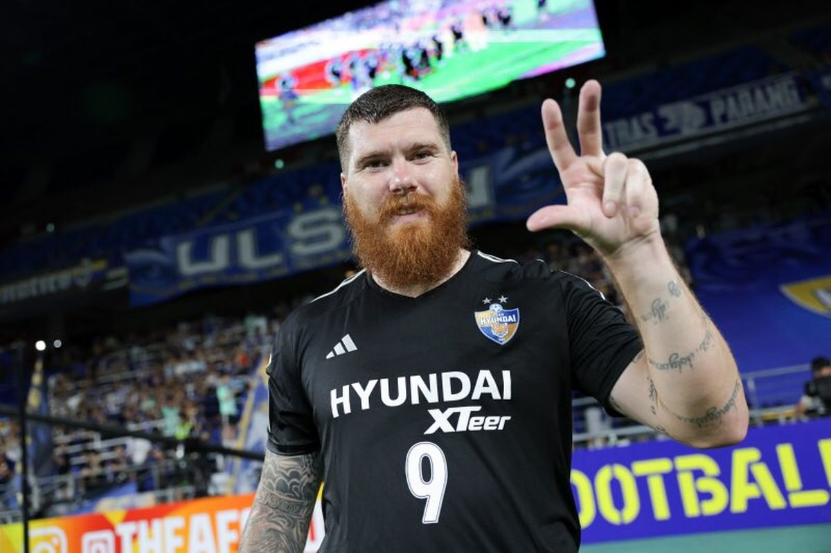 اولین  هت تری ک آسیا سهم  ریش قرمز اول سان!