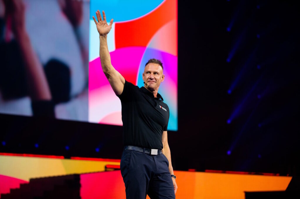 کاهش وزن و تناسب اندام چشمگیر رئیس UFC پس از پیش بینی زمان مرگش 20 کاهش وزن و تناسب اندام چشمگیر رئیس UFC پس از پیش بینی زمان مرگش