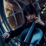 بهترین سریال های کمدی و طنز در دنیا 213 شخصیت Wednesday Addams چگونه به یکی از تاثیرگذارترین نمادهای گوتیک تبدیل شد؟