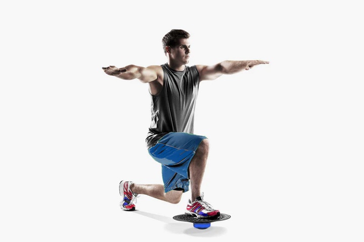 تخته اعتدال چیست و چه مزایایی دارد + ۶ تمرین برای اغاز کار 27 حرکت لانگ معکوس با تخته تعادل