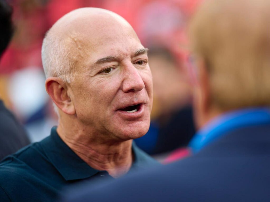 جف بزوس اولین پرواز فضایی خود را به مراسم یادبودش تشبیه کرد