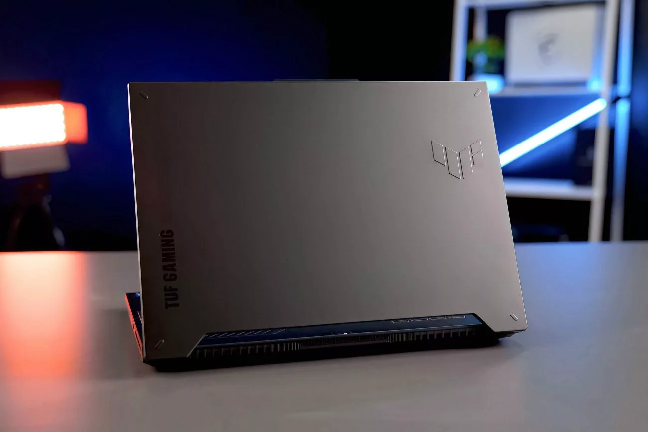 راهنمای خرید بهترین لپ تاپ از ۱۵ تا ۱۲۰ میلیون تومان_روشنفکر 76 1711158219 346 راهنمای خرید بهترین لپ تاپ از ۱۵ تا ۱۲۰ میلیون.webp