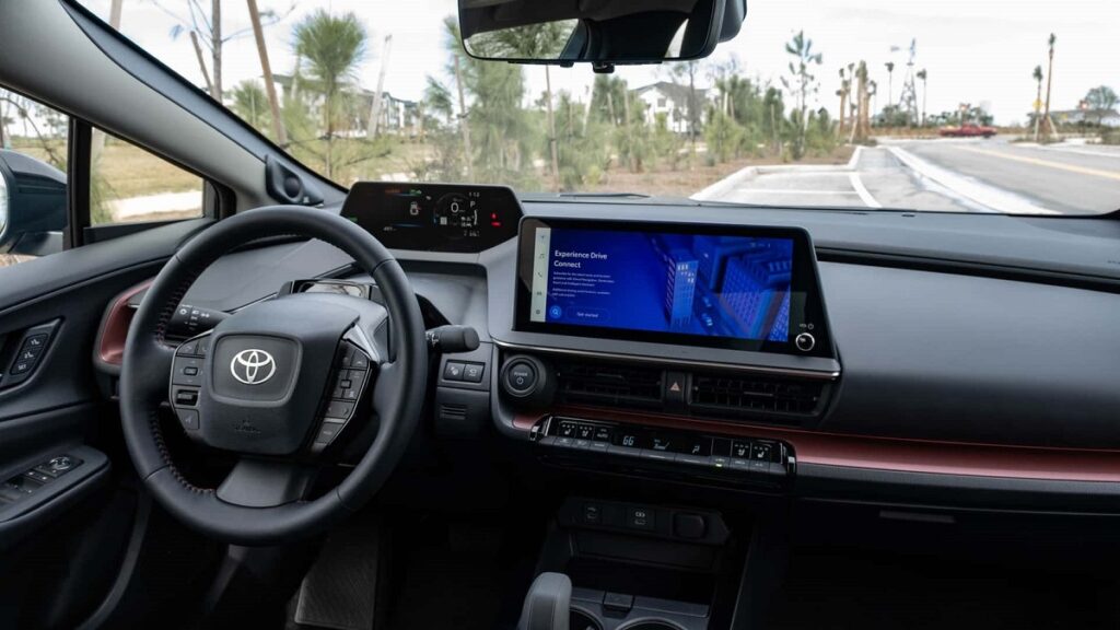 تویوتا پریوس پرایم، بهترین گزینه برای واردات خودروهای پاک به ایران_روشنفکر 4 کابین پریوس