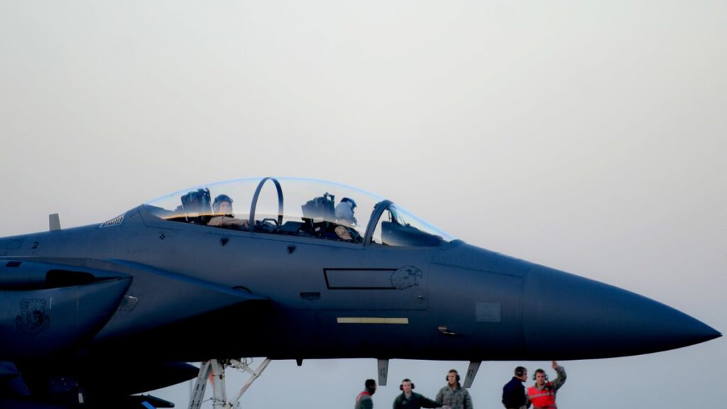 ایالات متحده چند فروند جت جنگنده در اختیار دارد؟_روشنفکر 14 ایالات متحده چند فروند جت جنگنده در اختیار دارد؟