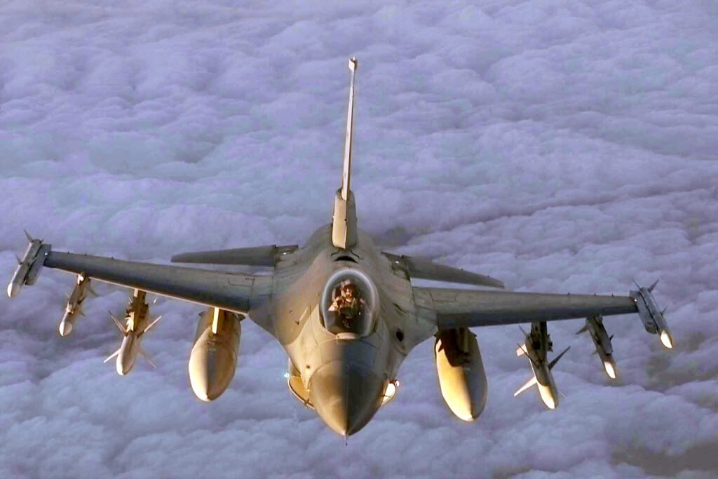 ایالات متحده چند فروند جت جنگنده در اختیار دارد؟