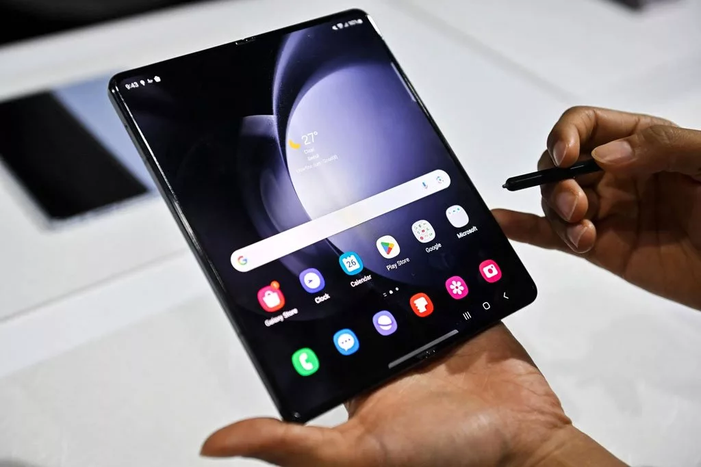 سامسونگ به افزایش 10 درصدی فروش تلفنهای تاشو امیدوار است_روشنفکر 2 galaxy z fold 6
