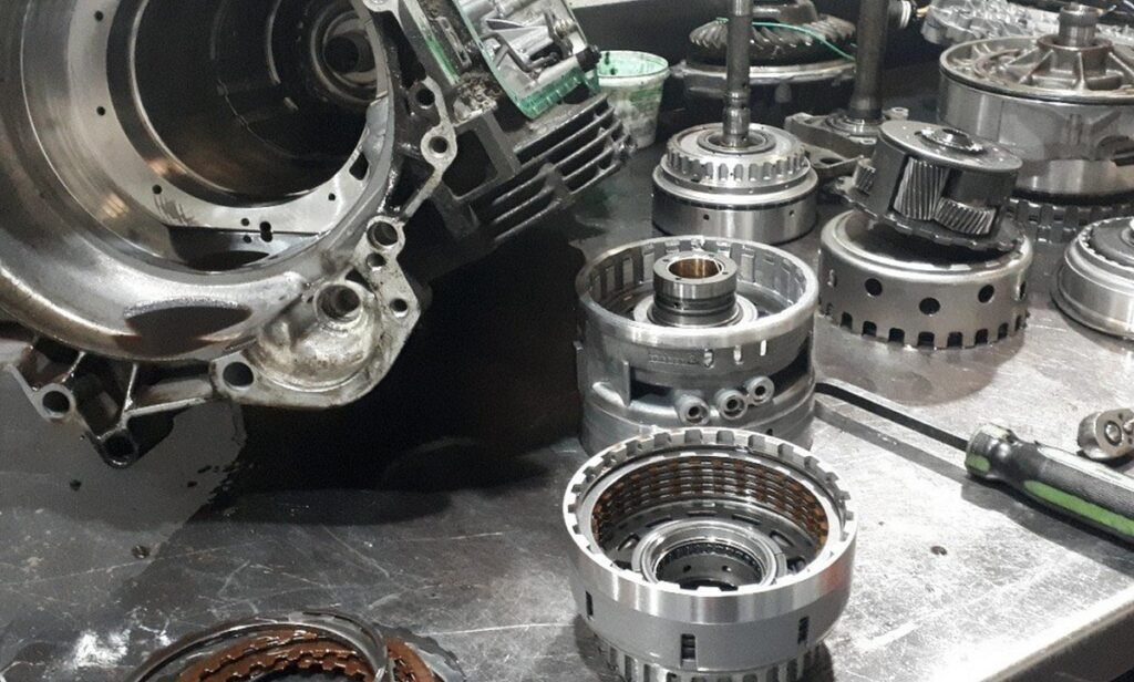 دنده مرده چیست؟ زیان های رانندگی با دنده مرده برای گیربکس_روشنفکر 8 گیربکس اتوماتیک