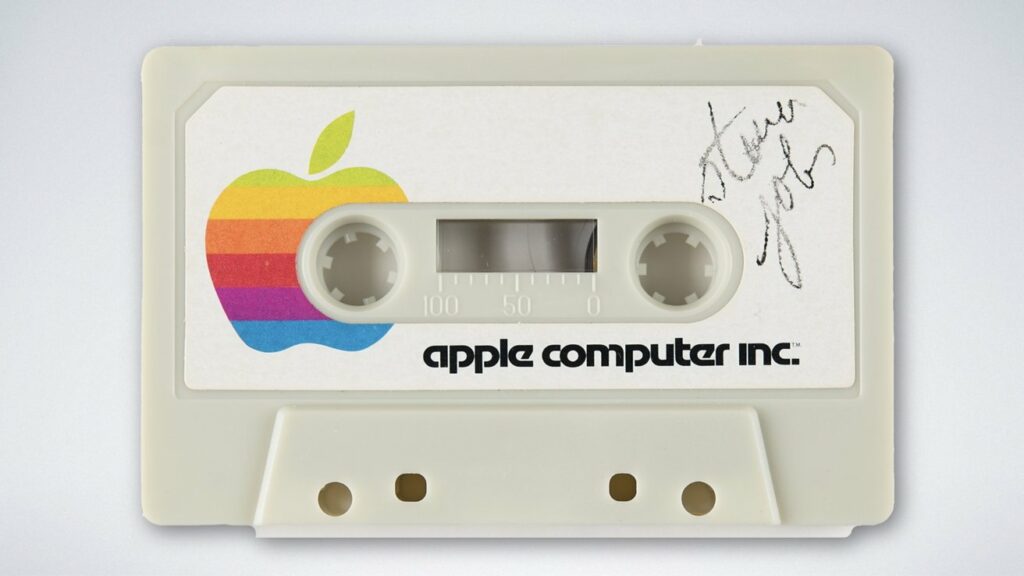 یک نوار کاست و چک با امضای استیو جابز در حراجی برای فروش گذاشته شد_روشنفکر 4 1726532285 122 یک نوار کاست و چک با امضای استیو جابز در