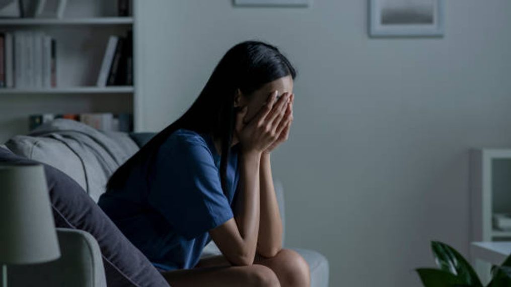 تنهایی گریه نکنید: رمز و راز اشک ریختن و همدلی کردن_روشنفکر 17 1744020608 906 تنهایی گریه نکنید رمز و راز اشک ریختن و همدلی