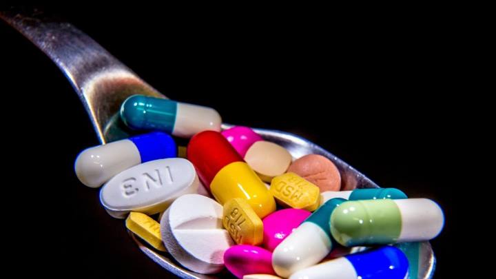 افت اسید معده با ۱۳ روش خانگی | برای افت اسید معده چه بخوریم؟_روشنفکر 48 داروهای موجود برای درمان ریفلاکس اسید معده