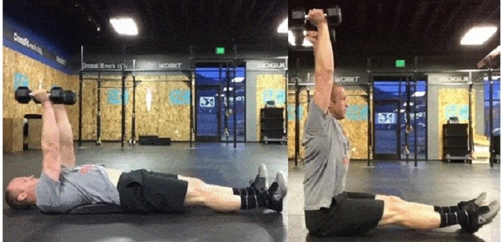 حرکات بدنسازی با دمبل؛ ۲۷ تمرین و انواع حرکات با دمبل_روشنفکر 75 ورزش با دمبل - دراز نشست با وزنه