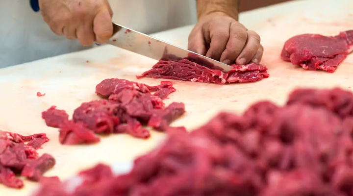 1758683081 290 گوشت تازه و منجمد چه تفاوت‌هایی دارند؟ آیا گوشت تازه