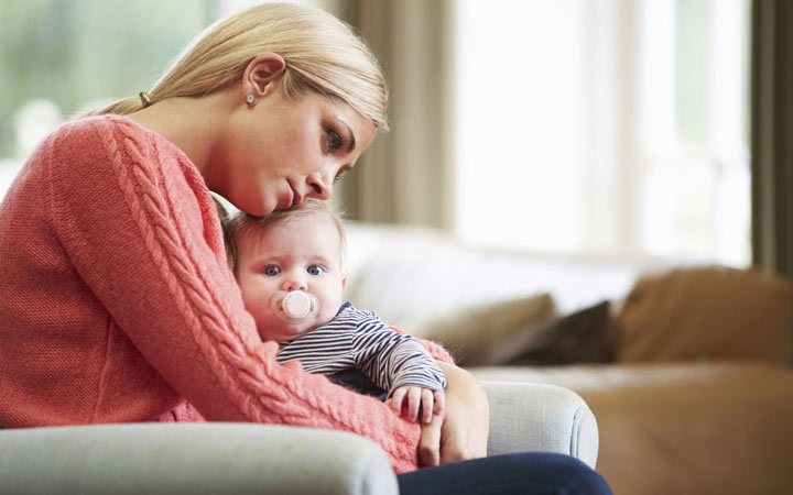 در واقع پس از زایمان سه نوع افسردگی متفاوت وجود دارد - افسردگی پس از زایمان