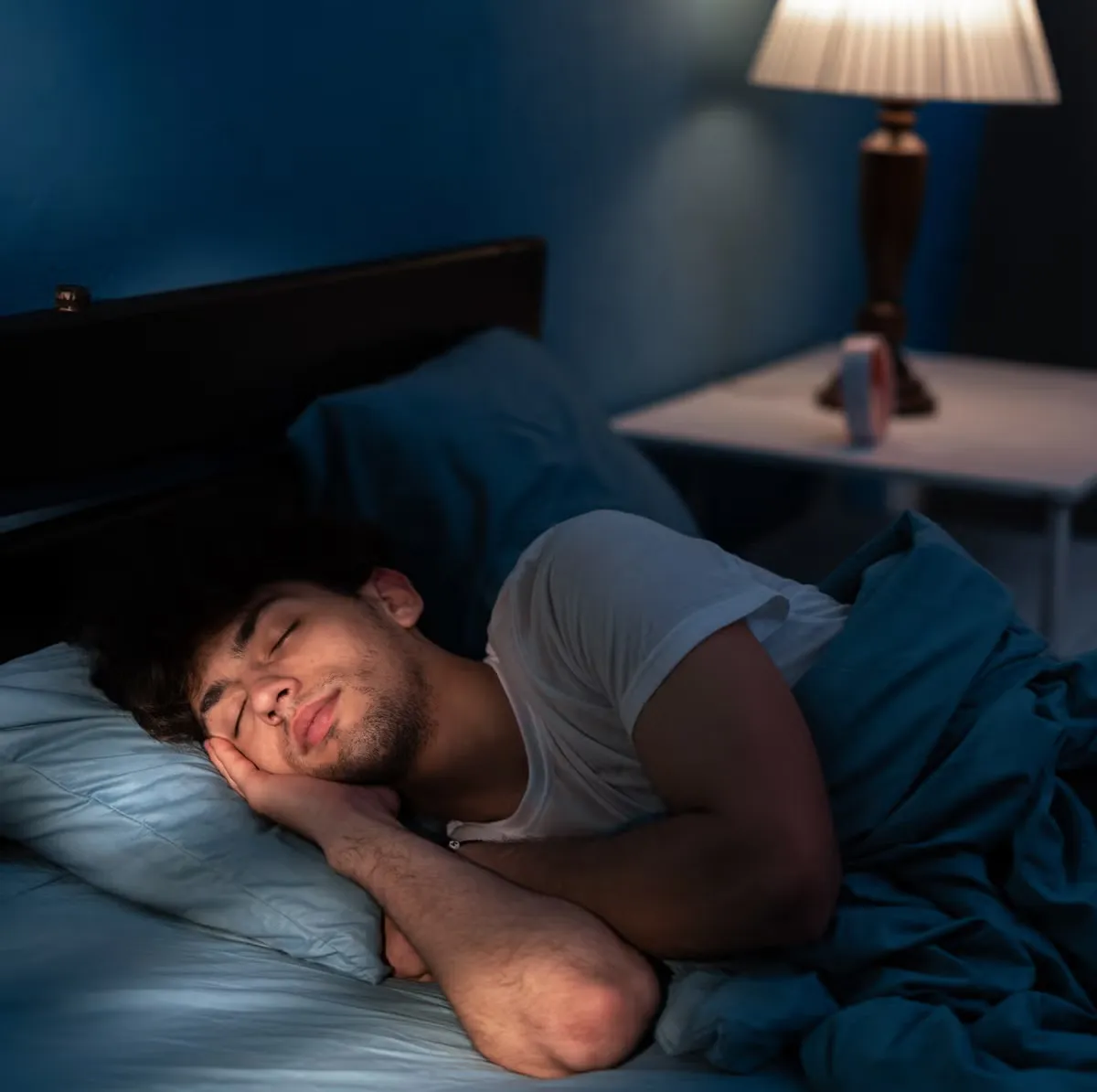 تعبیر خواب عروسی؛ خبر خوش یا هشدار؟_روشنفکر 21 خوابیدن مرد