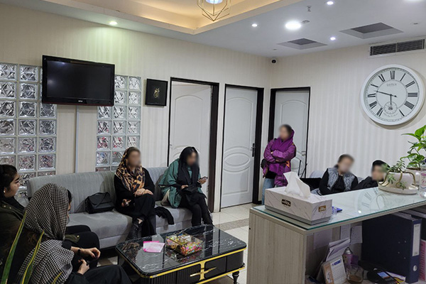 بهترین کلینیک زیبایی در فردیس کرج؛ دکتر مریم خیرآبادی 7 F:Personal1 Karneta0 Projects15- DrKheirabadi6- SEO0- ReportageReportage-DrKheirabadi-01-02.jpg